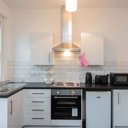 Cherry Property - Berry Apartments Blackpool Oda fotoğraf