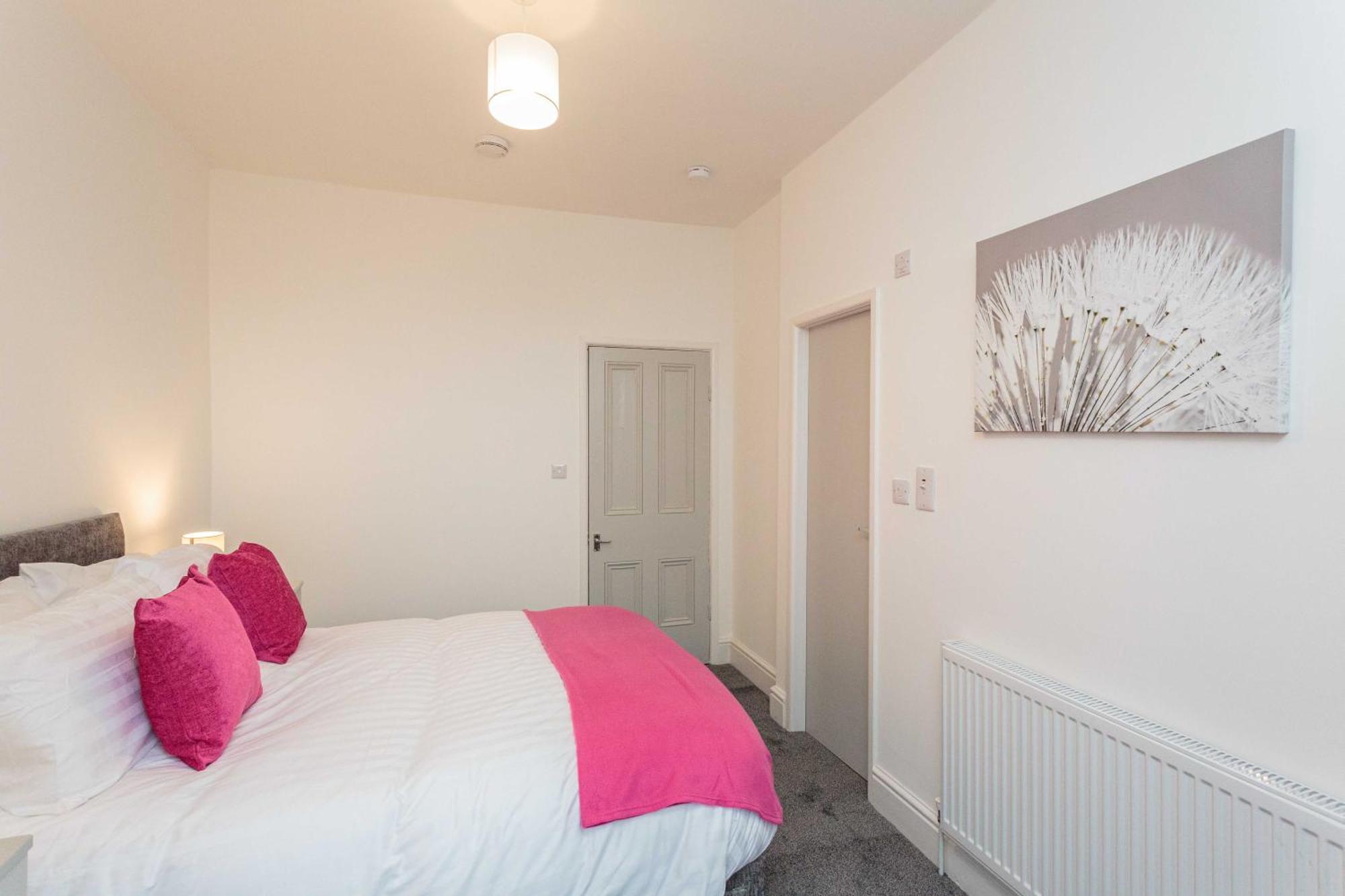 Cherry Property - Berry Apartments Blackpool Oda fotoğraf