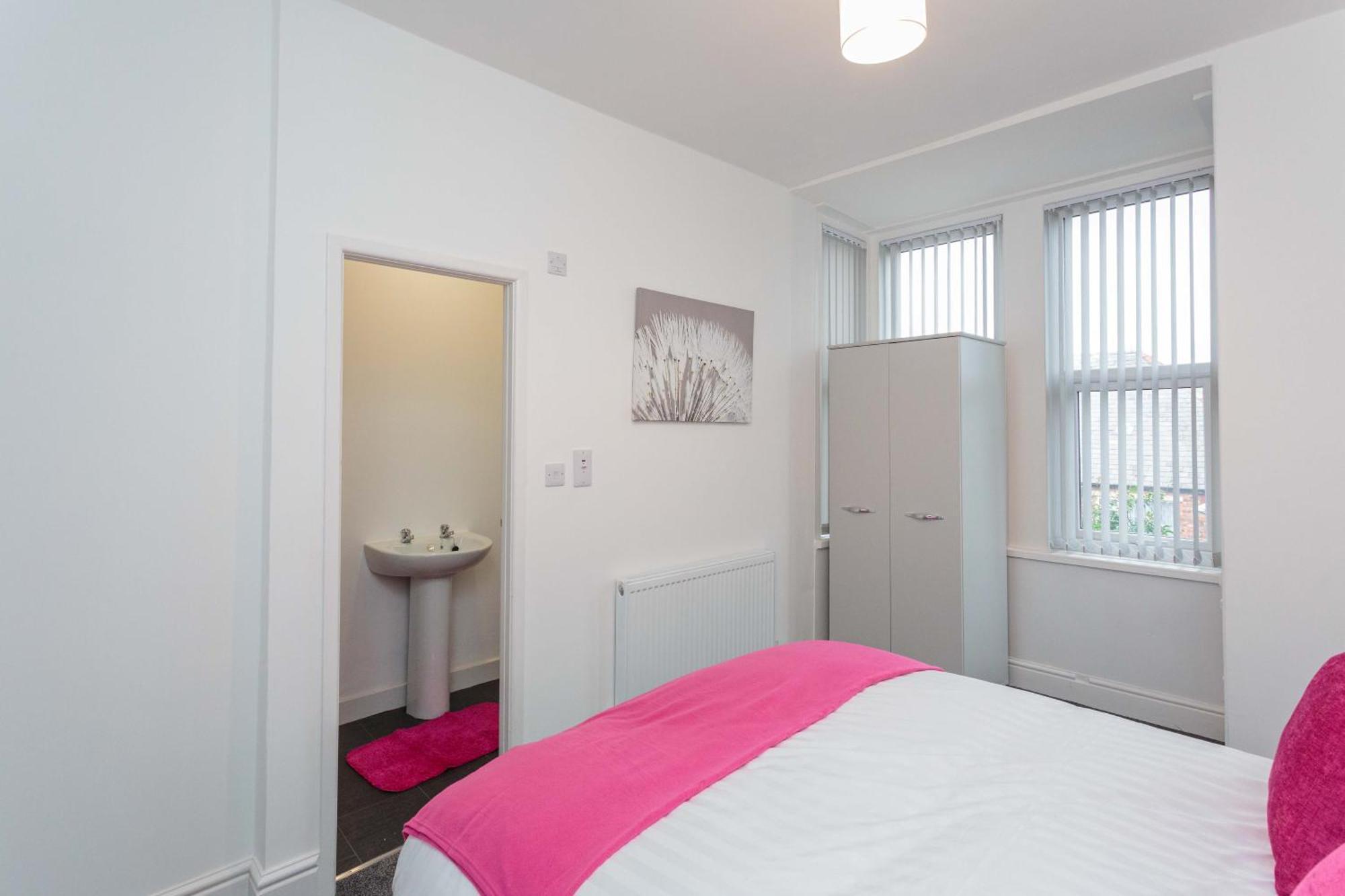 Cherry Property - Berry Apartments Blackpool Oda fotoğraf