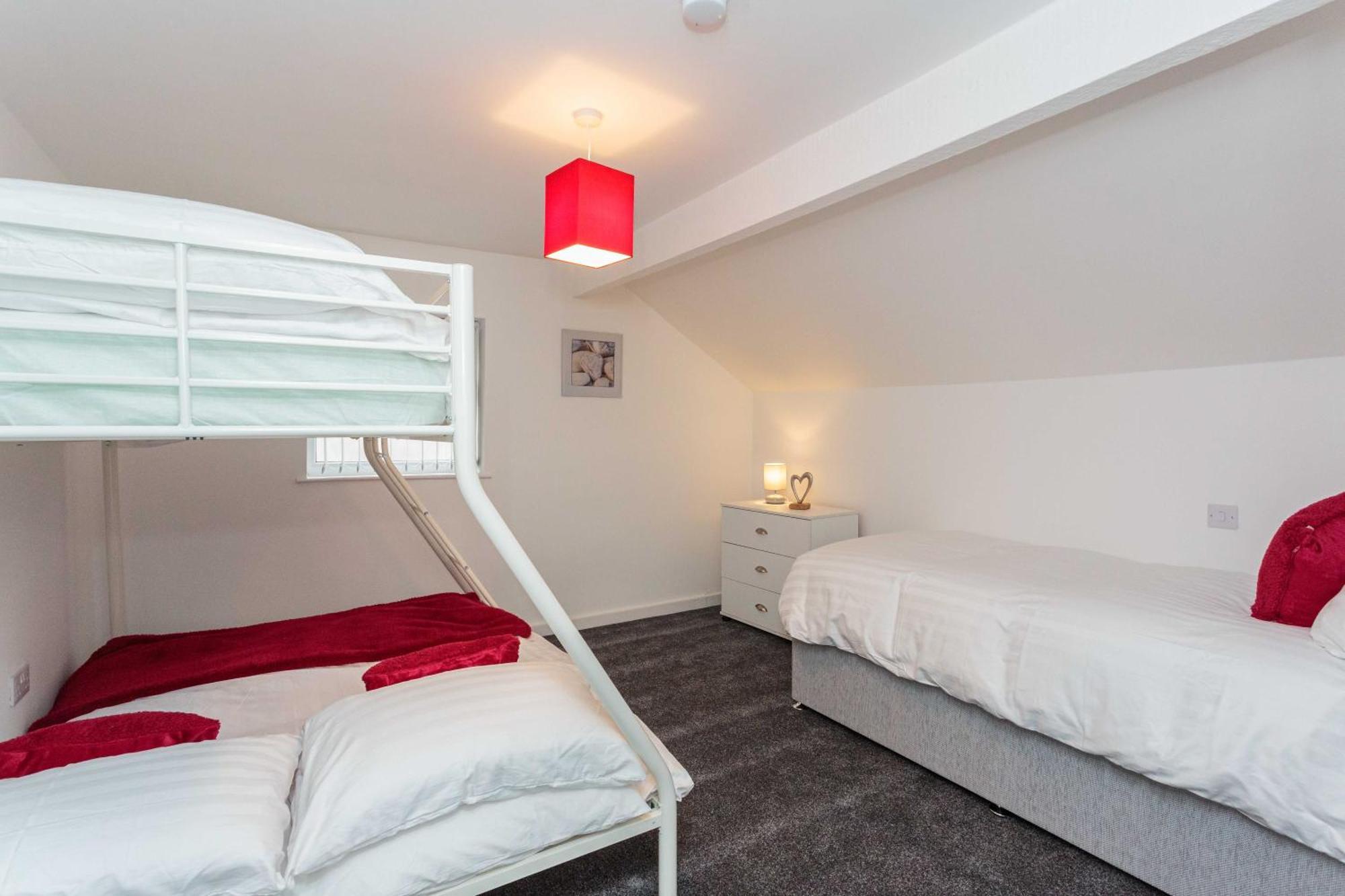 Cherry Property - Berry Apartments Blackpool Oda fotoğraf