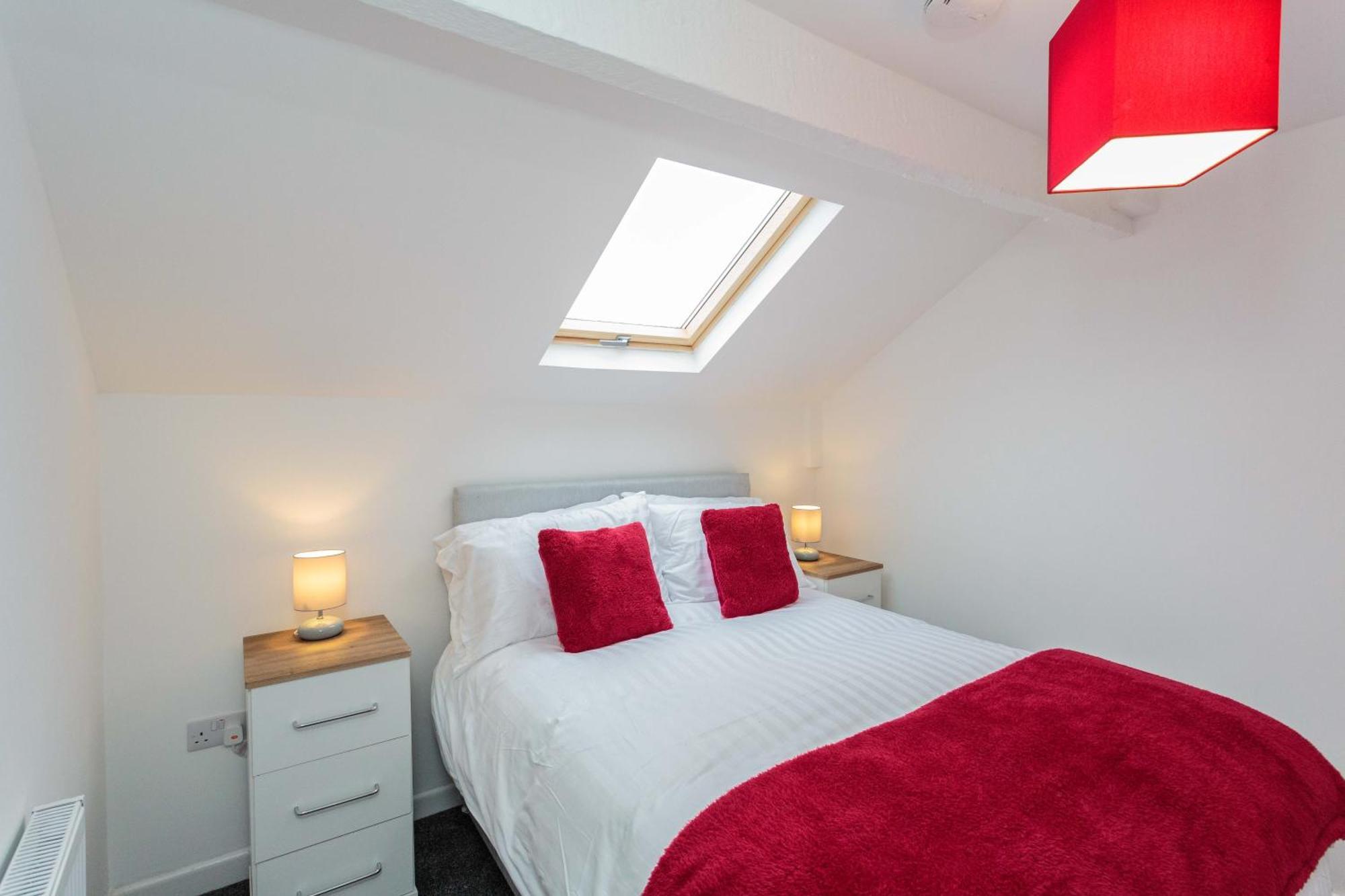 Cherry Property - Berry Apartments Blackpool Oda fotoğraf