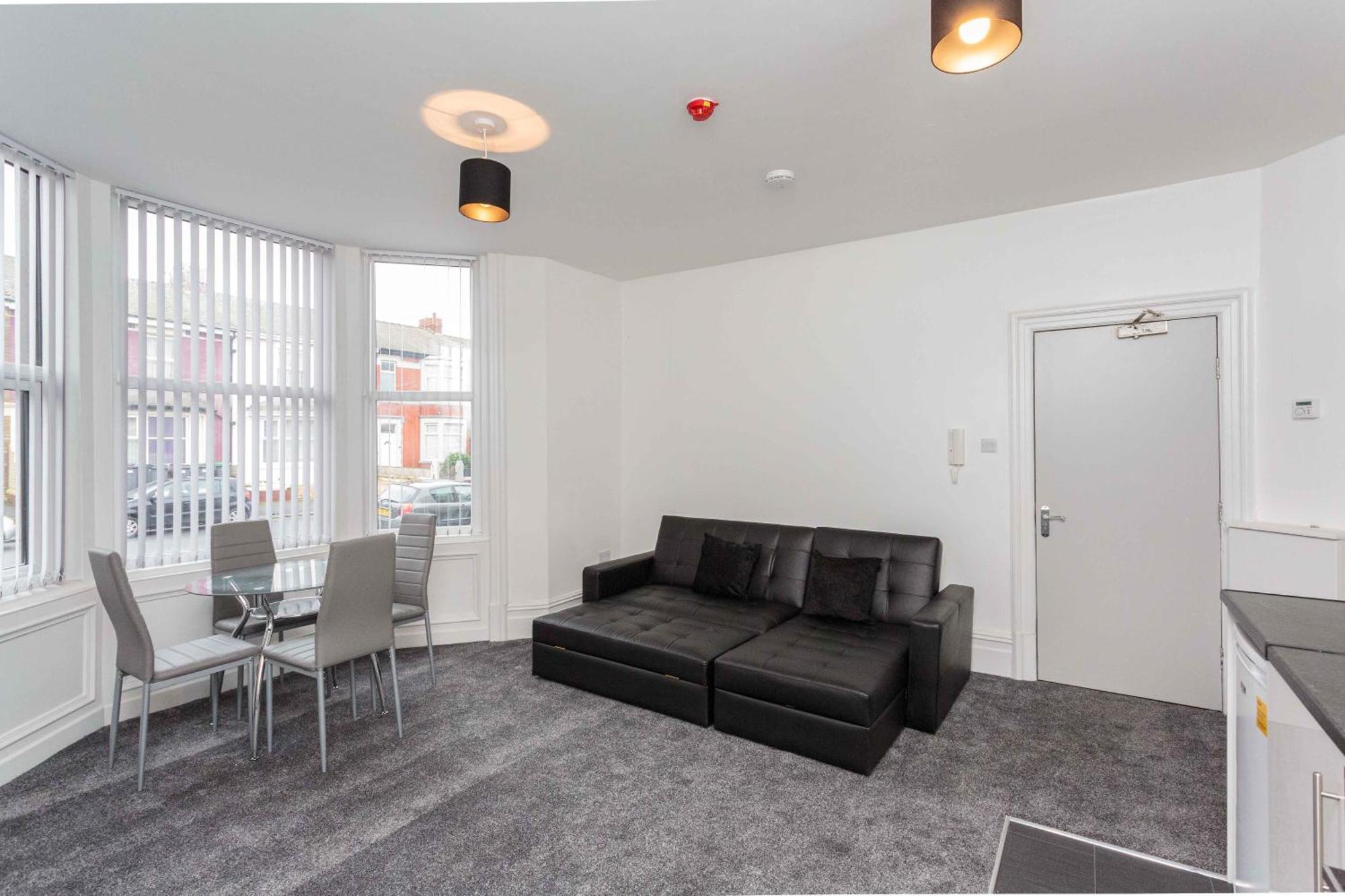 Cherry Property - Berry Apartments Blackpool Oda fotoğraf